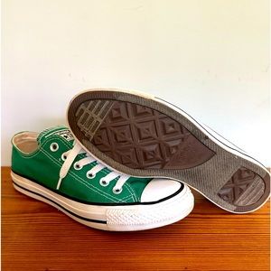 Kelly Green Converse